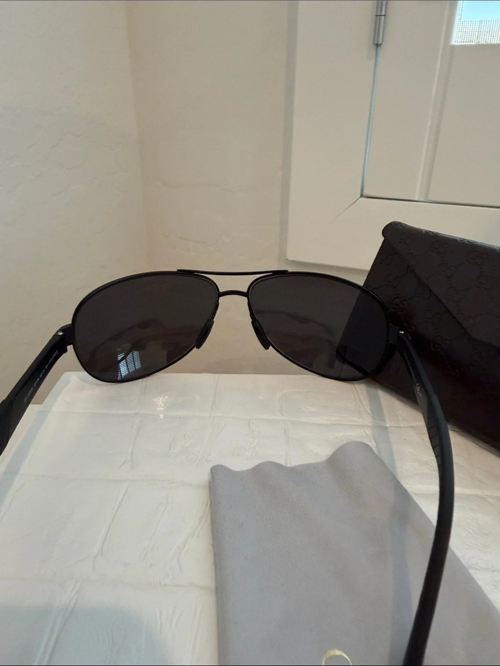 Auth GUCCI 2225 Sunglasses in color COY3H Matte Blk Smoke Polarized Lenses